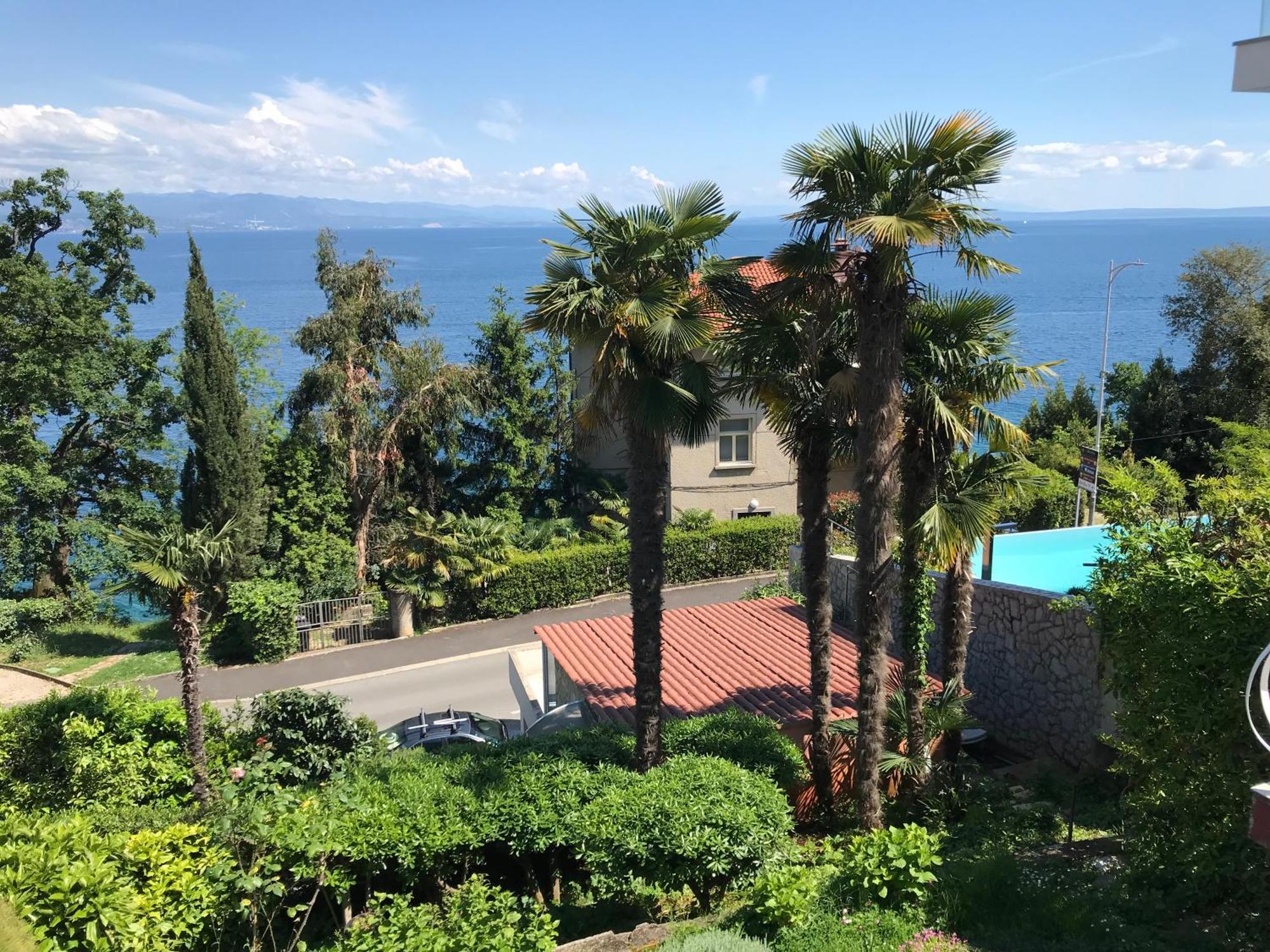 Premium Apartments Punta Kolova Abbazia Esterno foto